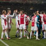 Jugadores del Ajax tras un partido / Facebook.