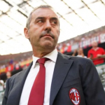 El enfado de los aficionados del AC Milan no cesa "Foto: elintra.com"