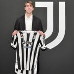 Vlahovic durante su presentación con la Juventus: @Juventus