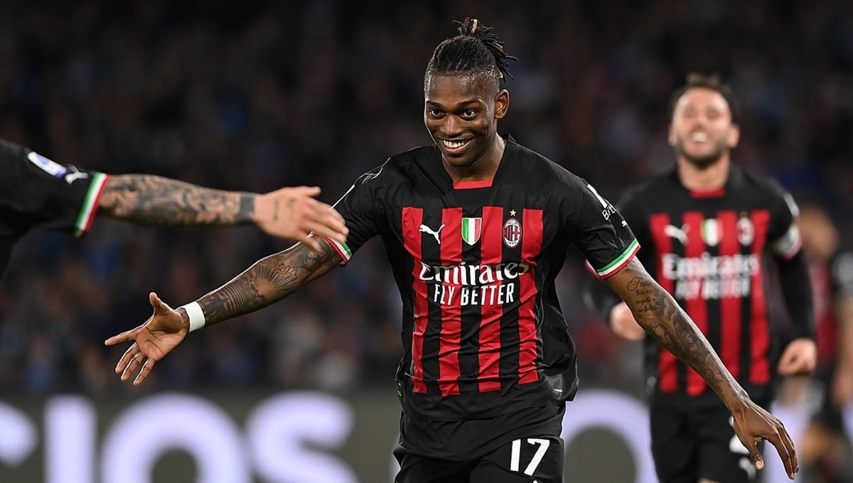 Leao tiene un pie fuera del Milán