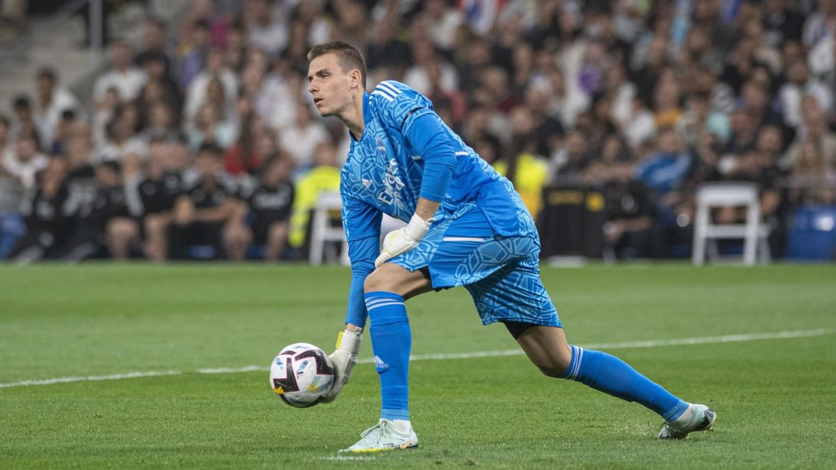 Lunin tiene una oferta para irse del Real Madrid