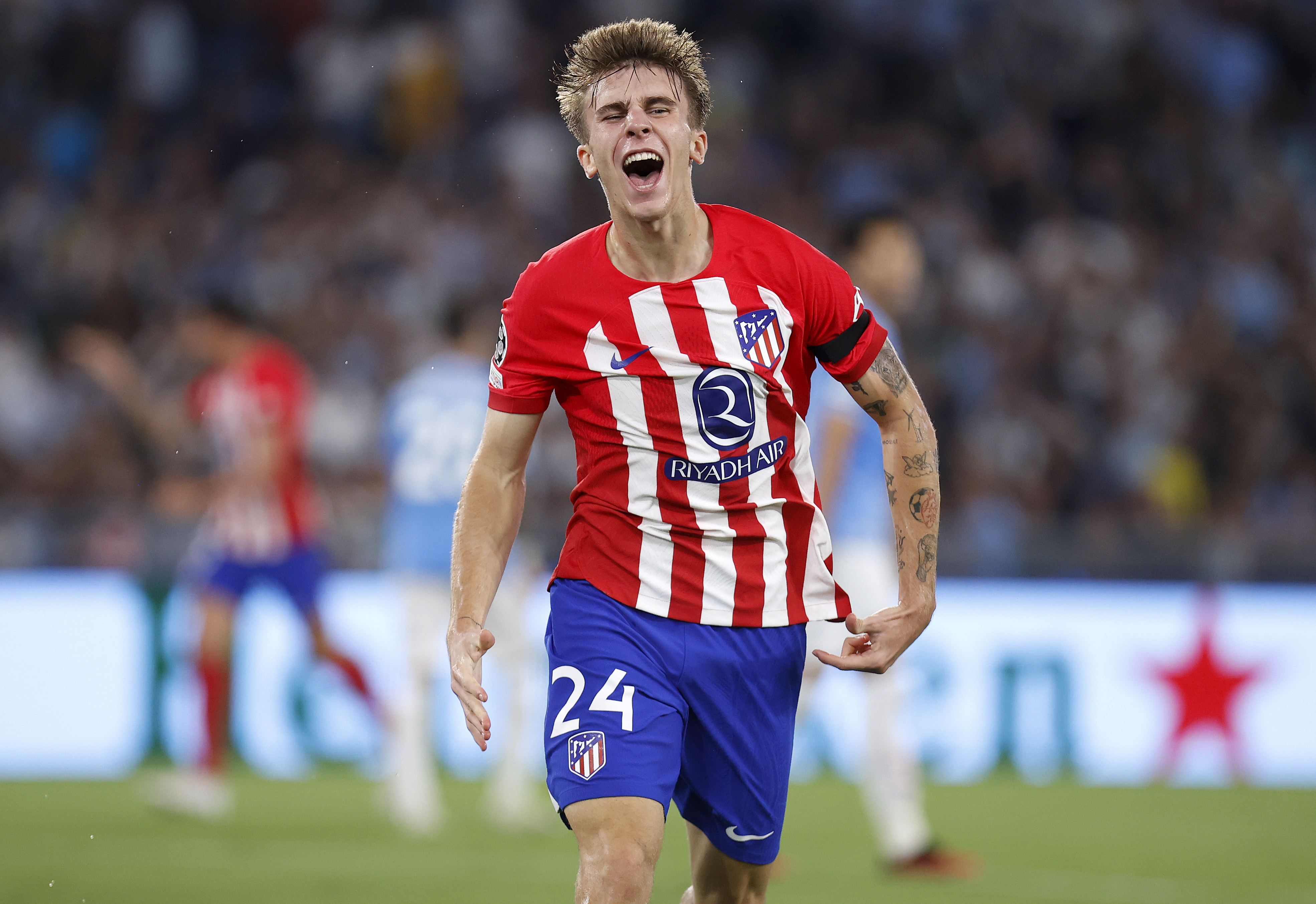 Pablo Barrios celebrando el gol