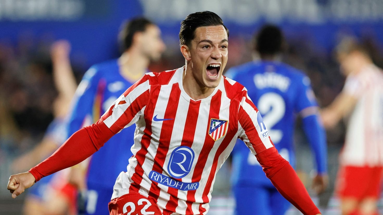 El club que tiene en la mira a Raspadori y Cucho Hernández