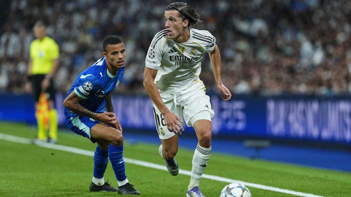 Álvaro Carreras durante el Real Madrid - Olympique de Marsella de Champions League