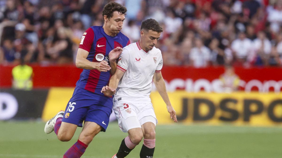 Andreas Christensen durante un partido con el Barcelona