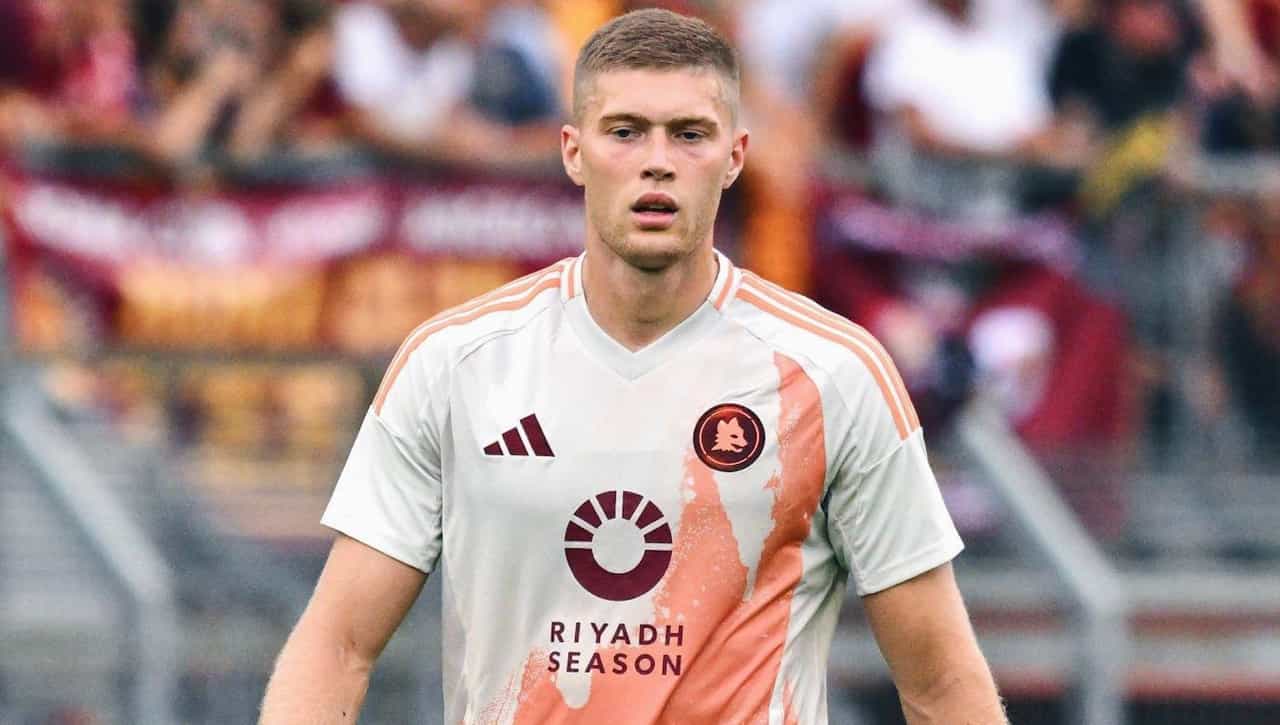 Dovbyk con la camiseta de la AS Roma