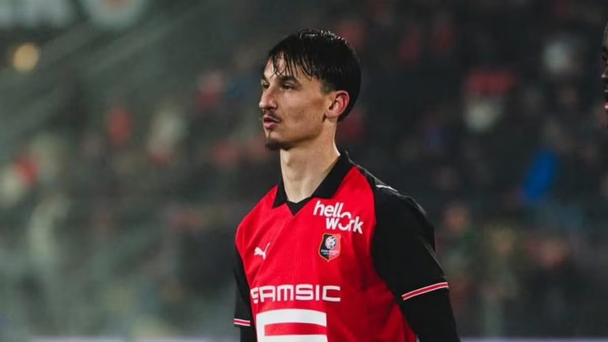 Estéban Lepaul durante un partido con el Stade Rennes
