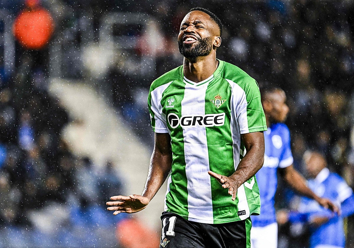 Bakambu será sancionado por el Betis