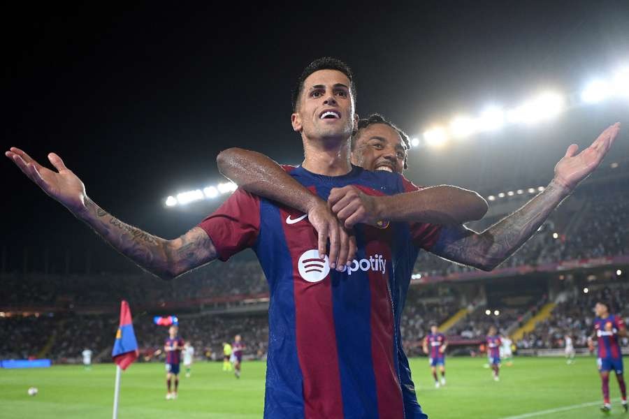 FC Barcelona continues to lack confidence in Cancelo