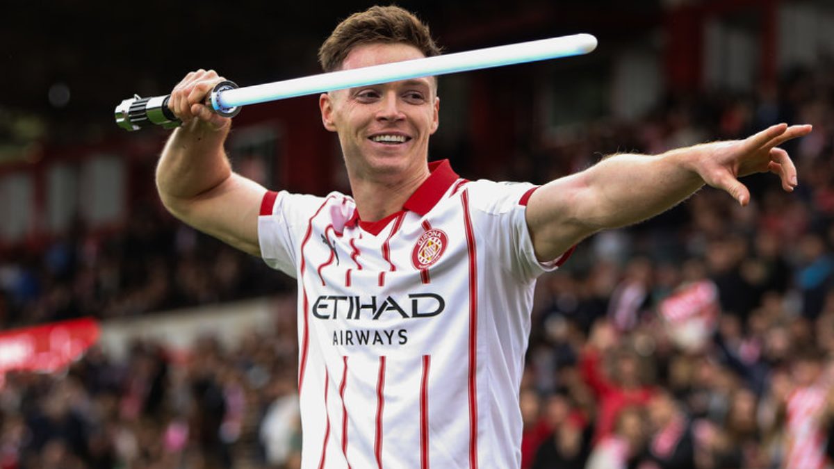 Viktor Tsygankov celebrating a goal scored with Girona