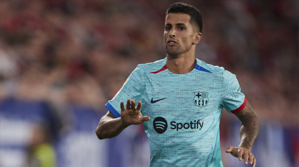 Cancelo no tiene asegurado su futuro en el Barça