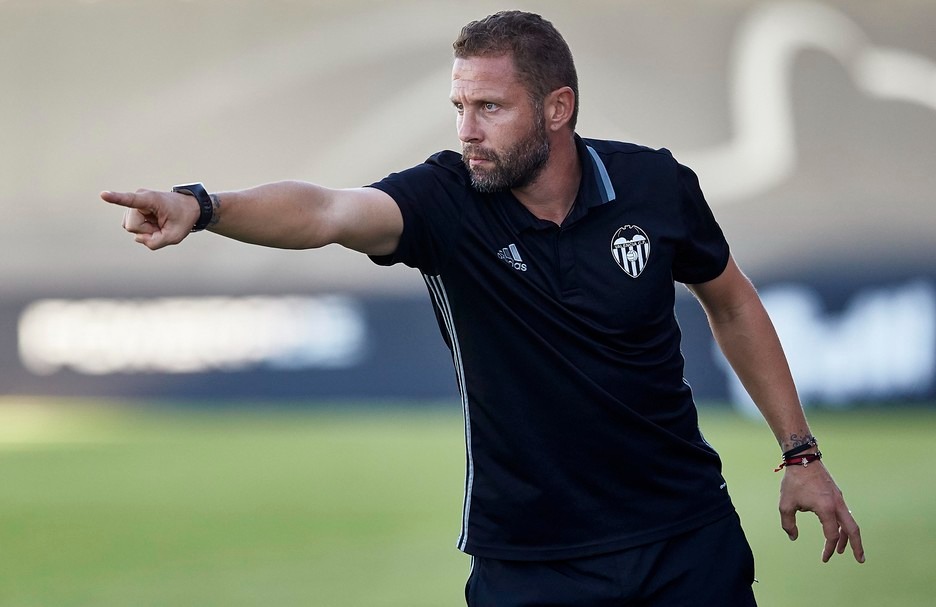 Curro Torres, alternativa a Corberán en el Valencia