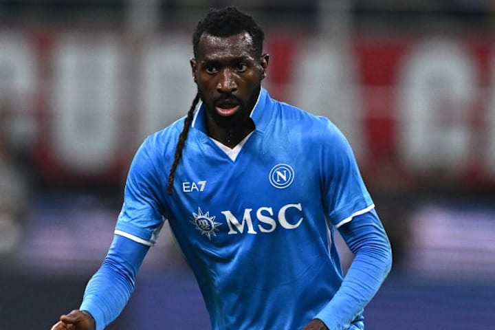 El Nápoles asegura la continuidad de Zambo Anguissa