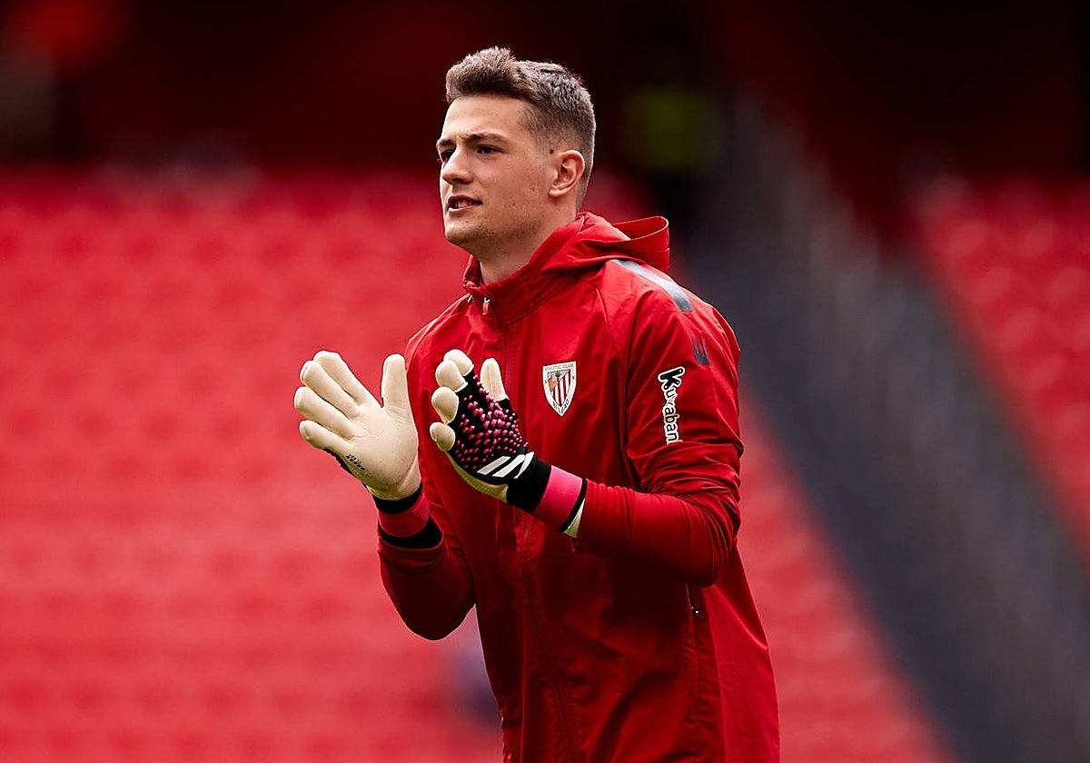 El Sevilla pregunta por Julen Agirrezabala