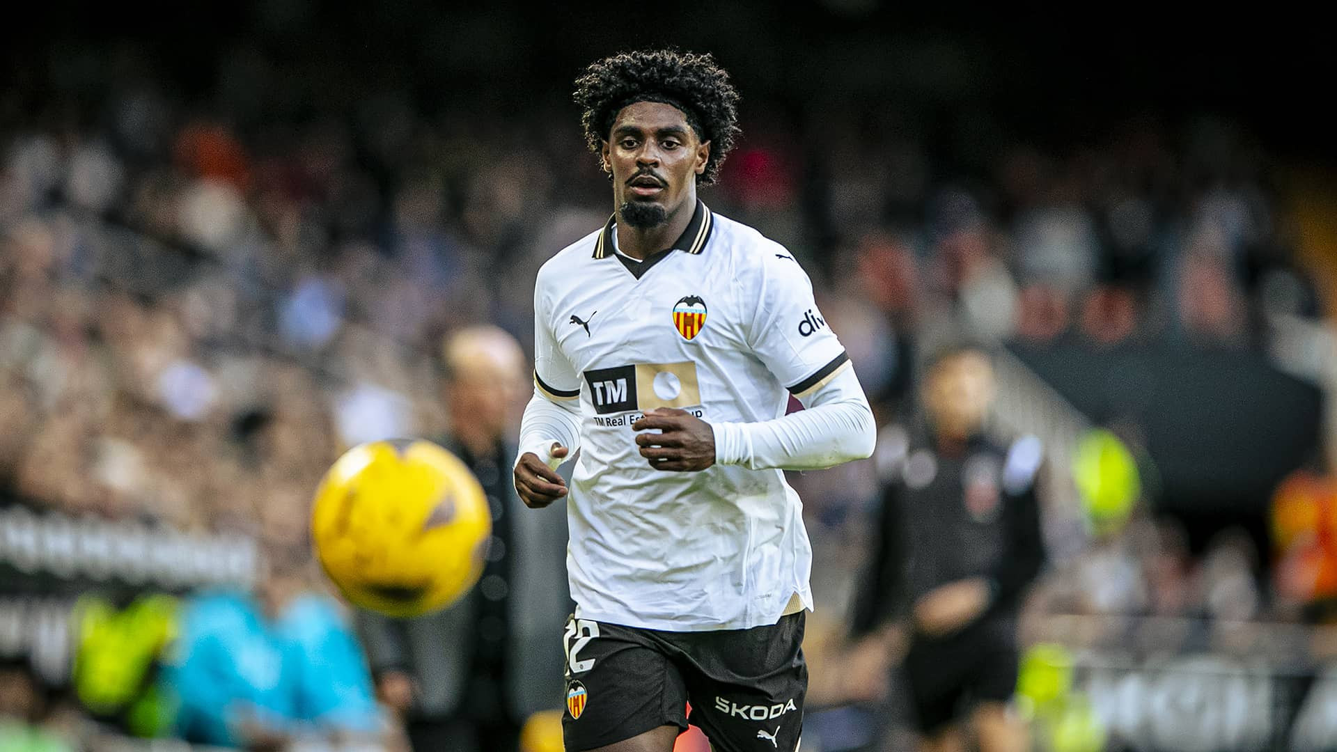 El Valencia necesita un nuevo lateral