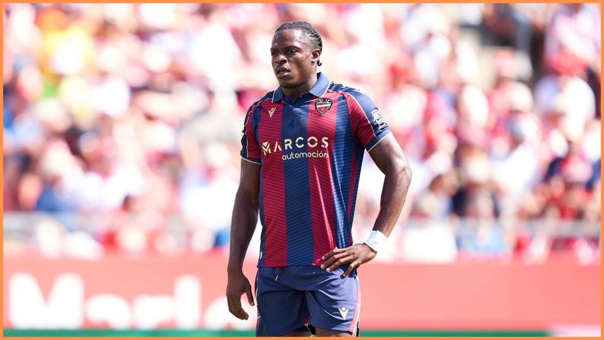 Etta Eyong durante un partido del Levante