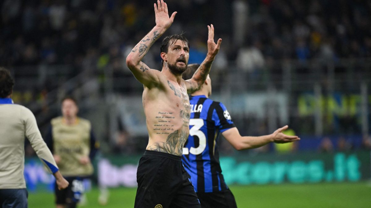 Francesco Acerbi celebrates his goal in Inter Milan - Barcelona