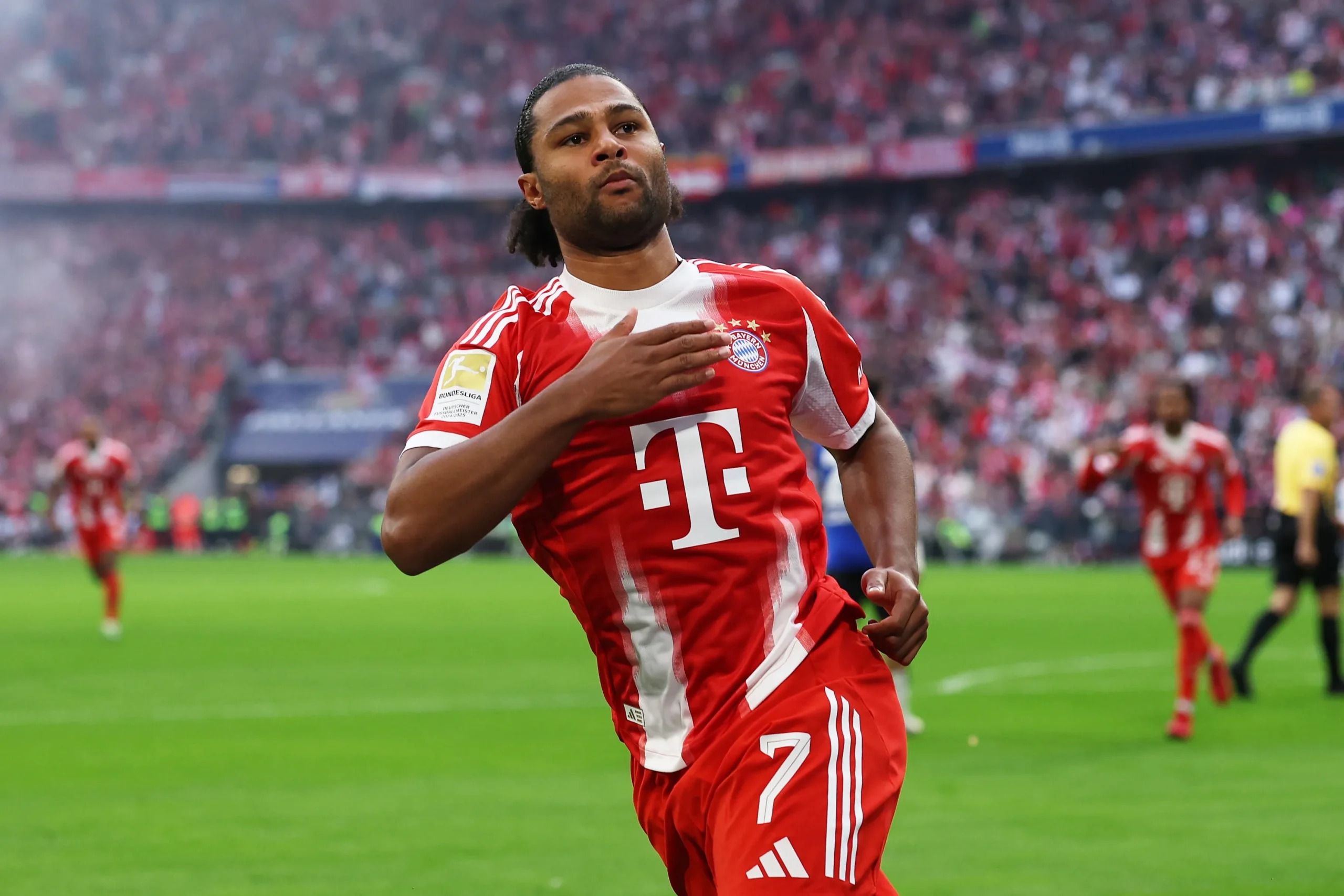 Gnabry renews with Bayern