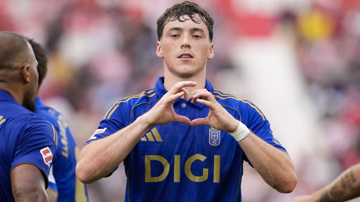 Fede Viñas celebra un gol anotado con el Real Oviedo