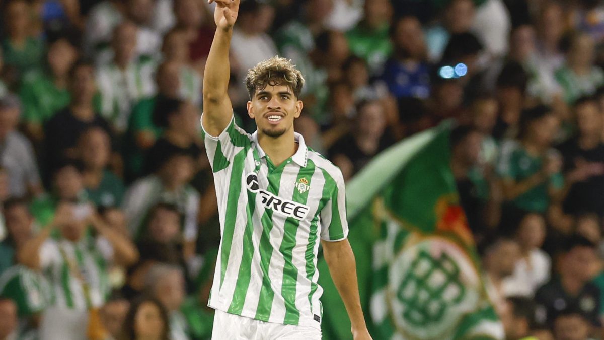Ez Abde celebrates a goal with Real Betis