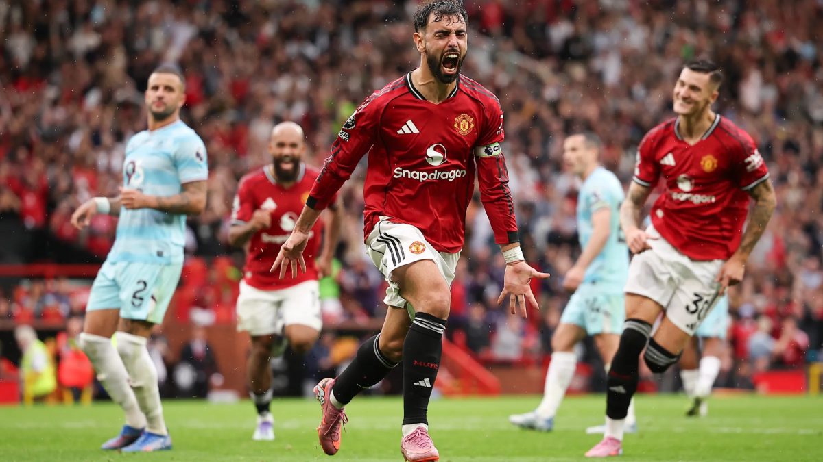 Bruno Fernandes celebrates a goal with Manchester United