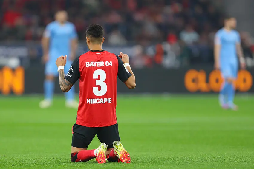 Hincapié, nuevo jugador del Arsenal