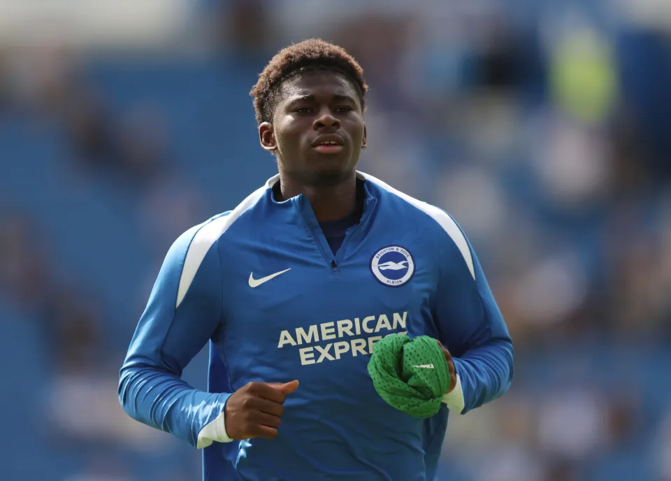 Carlos Baleba entrenando con el Brighton