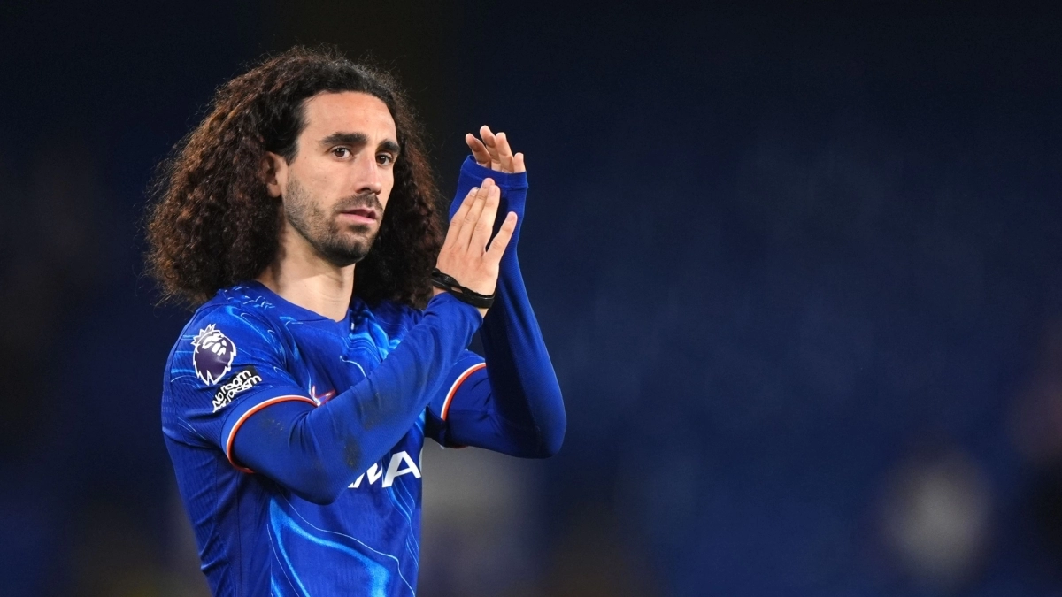 Cucurella playing for Chelsea