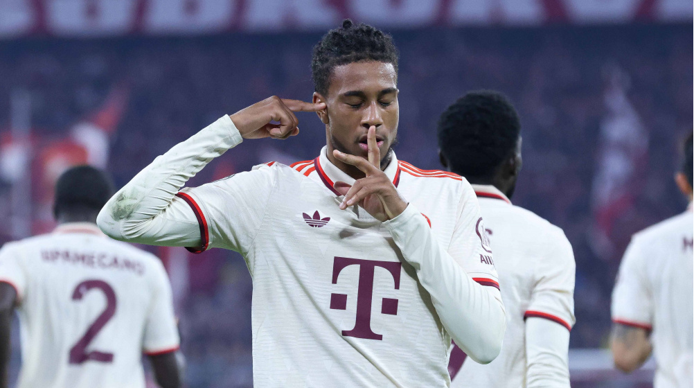 Olise haciendo su celebración