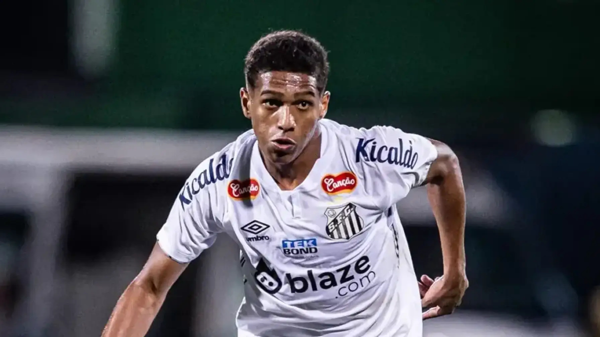 Joao Victor de Souza, Santos left-back