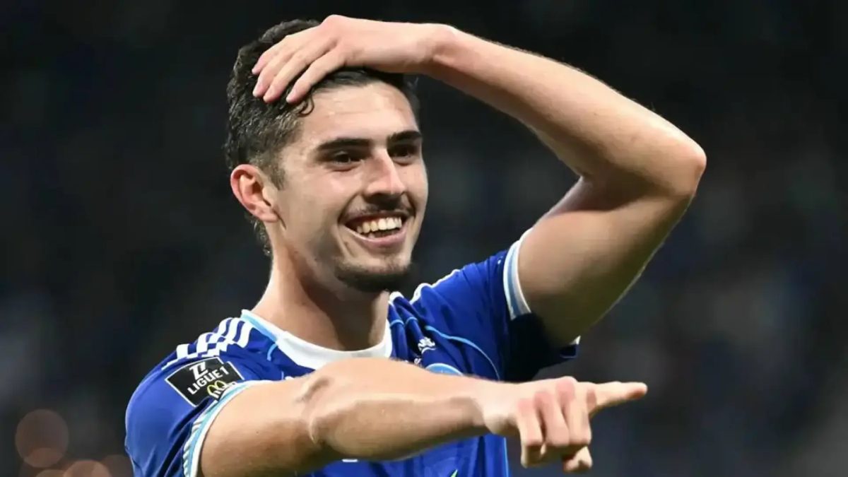 Joaquín Panichelli celebrates a goal with Strasbourg