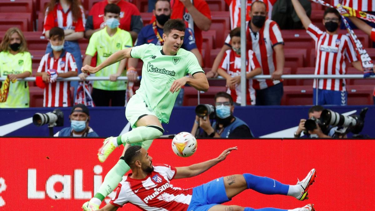 Jon Morcillo during a match with Athletic Club
