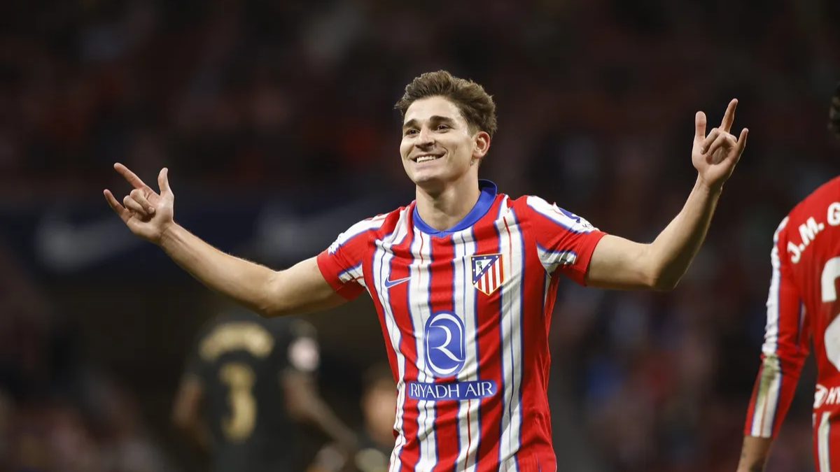 Julián Álvarez celebra un gol marcado con el Atlético de Madrid