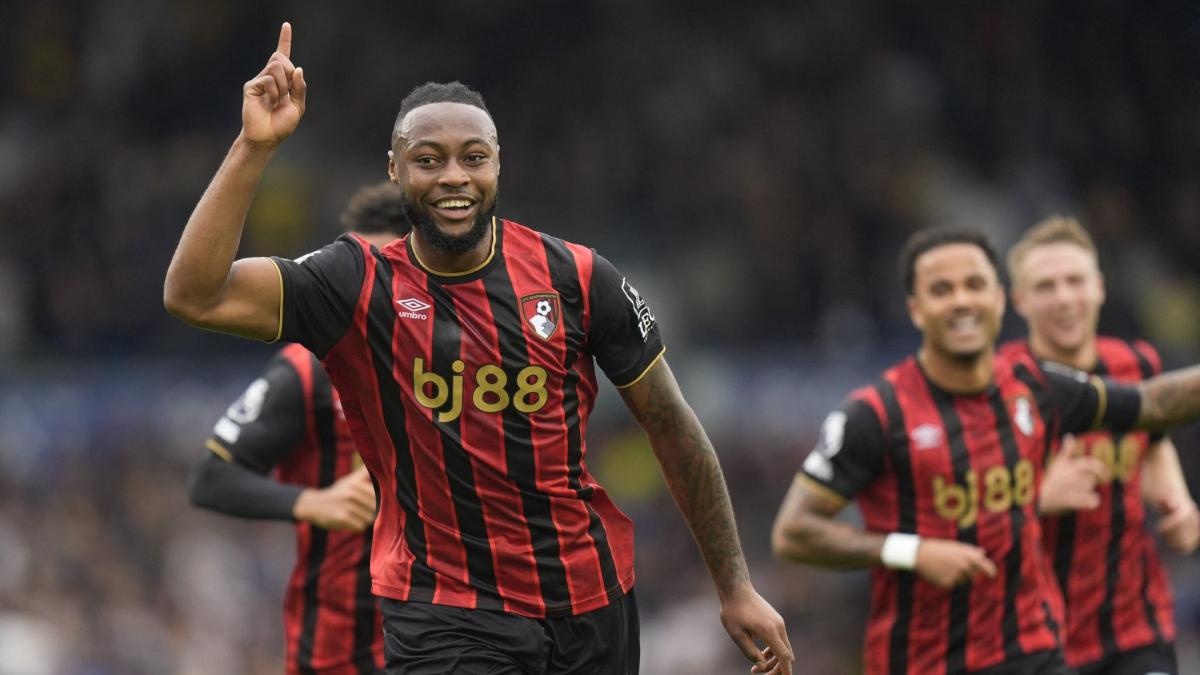 Antoine Semenyo celebra un gol con el Bournemouth