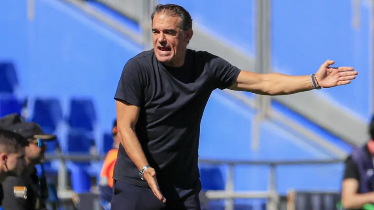 Luis García Plaza durante un partido con el Sevilla