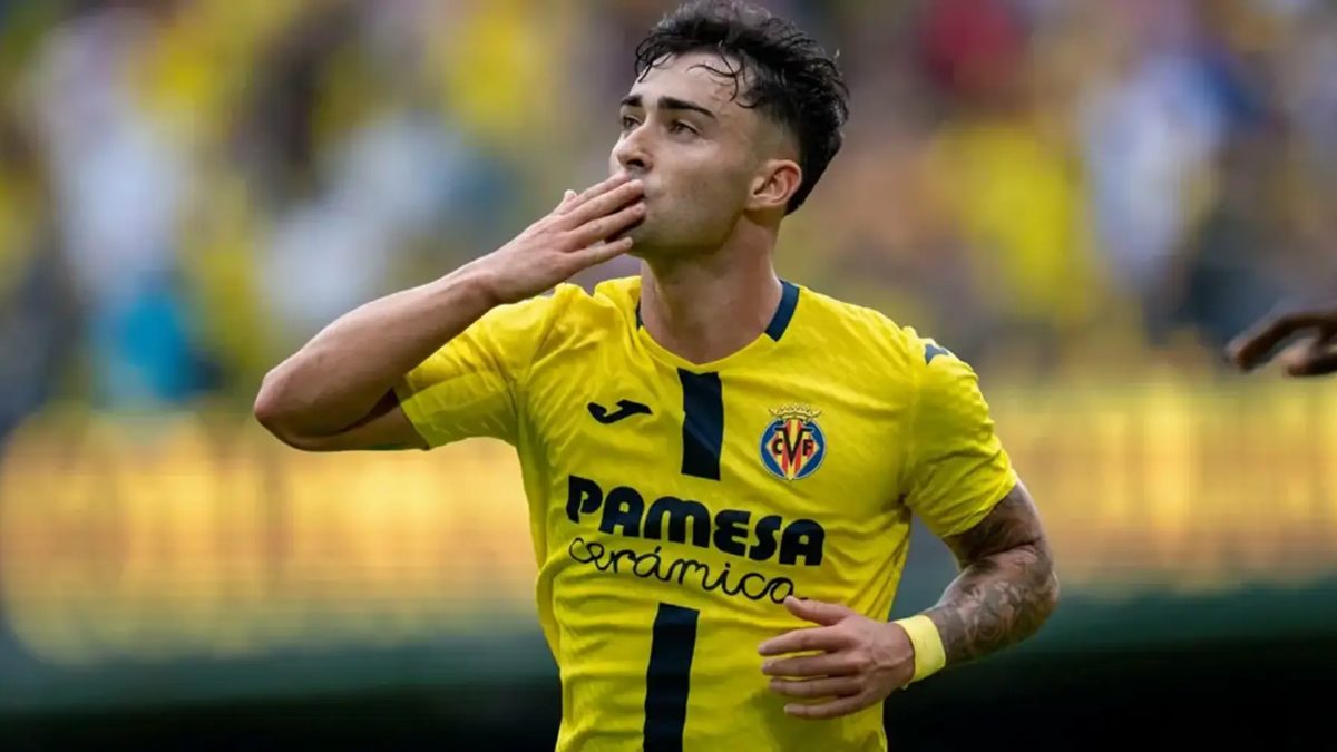 Alberto Moleiro celebra un gol anotado con el Villarreal