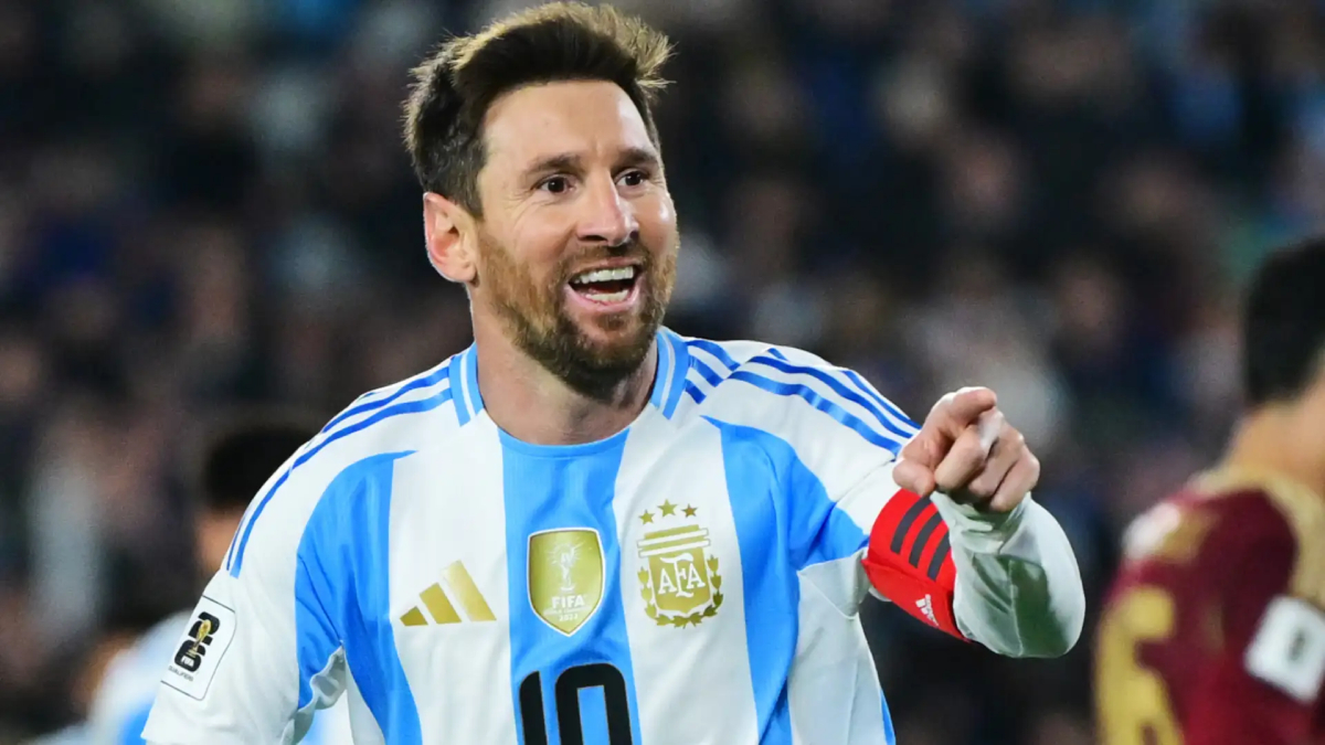 Leo Messi celebra un gol con la selección de Argentina