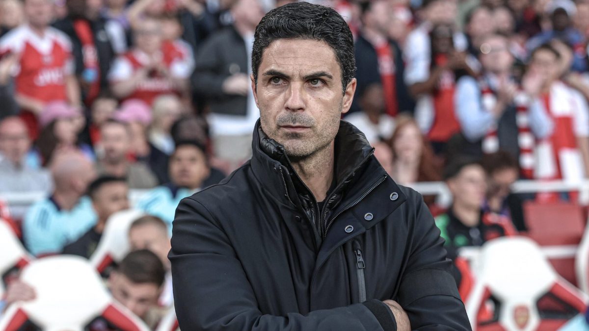 Mikel Arteta durante un partido con el Arsenal