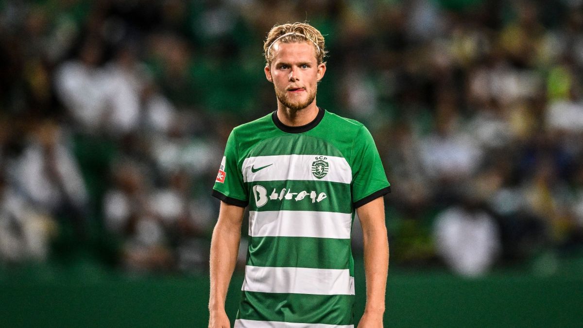 Morten Hjulmand during a match with Sporting de Portugal