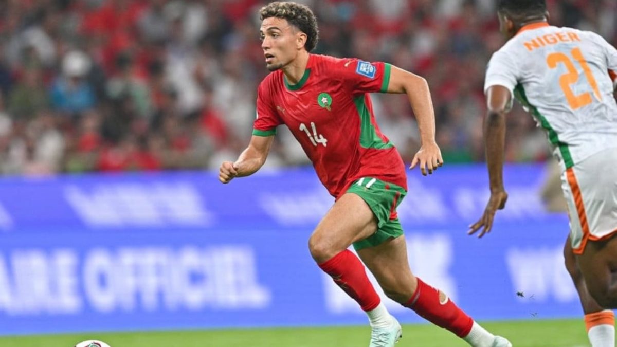 Neil El Aynaoui during a match with the Moroccan national team