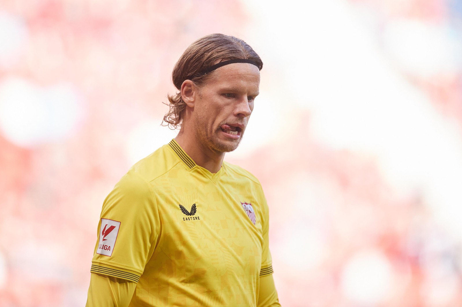 Nyland is out of Sevilla