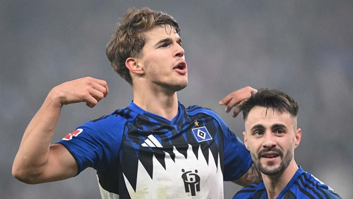 Luka Vuskovic celebra un gol con el Hamburgo