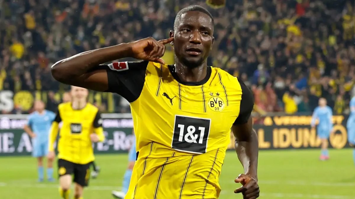 Serhou Guirassy celebra un gol con el Borussia Dortmund