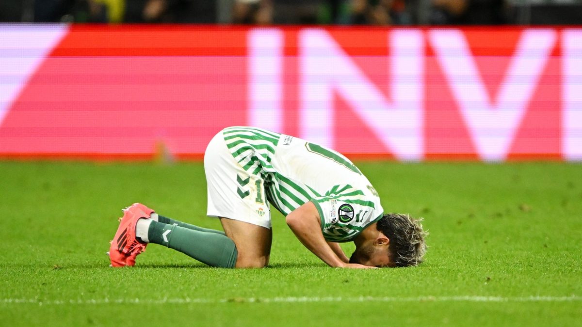 Ez Abde celebrates a goal with Real Betis