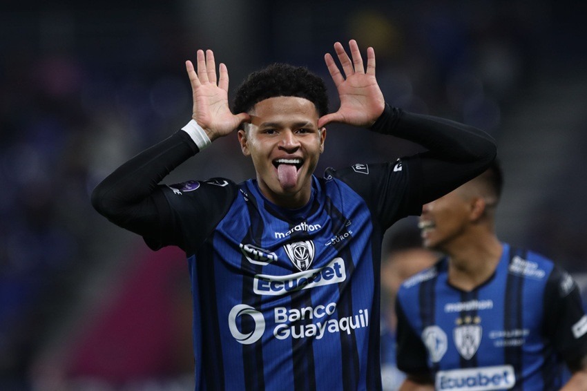 Patrik Mercado ficha por el Sevilla