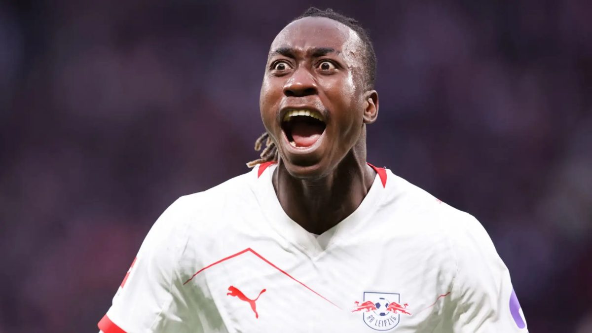 Yan Diomande celebra un gol anotado con el RB Leipzig