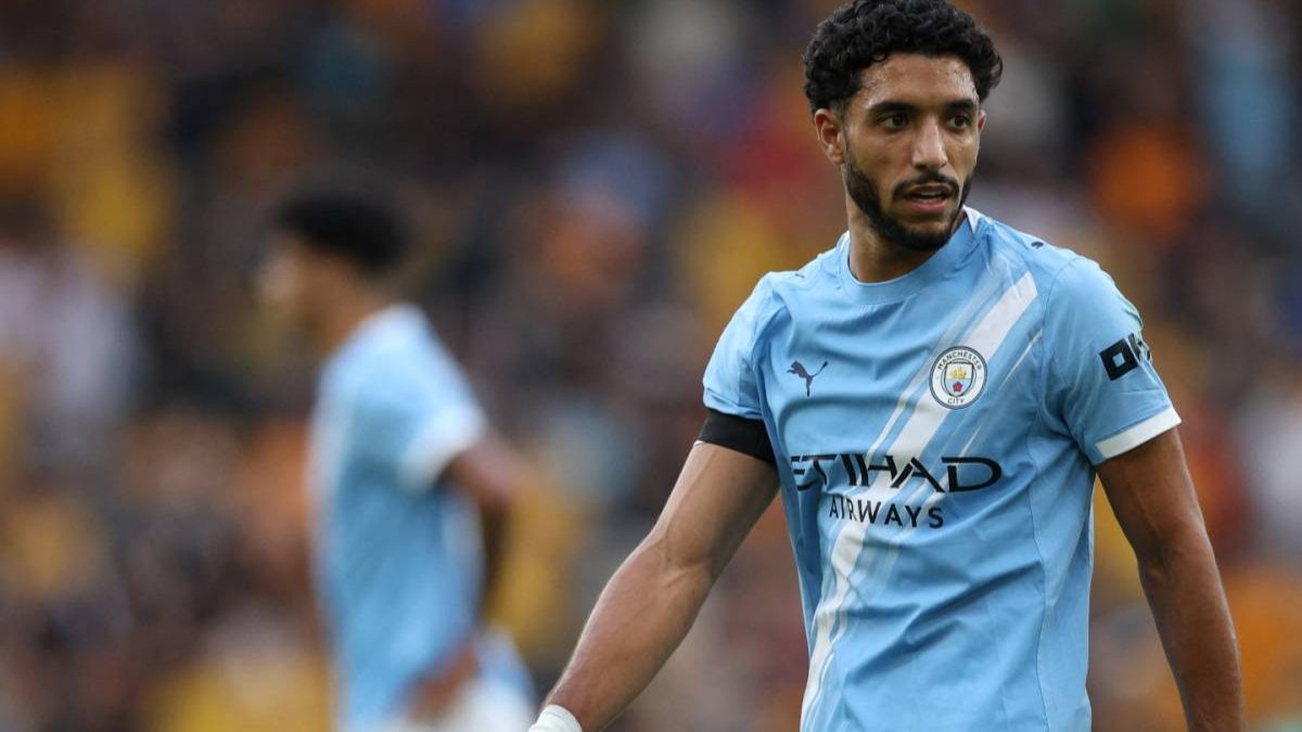 Omar Marmoush durante un partido con el Manchester City