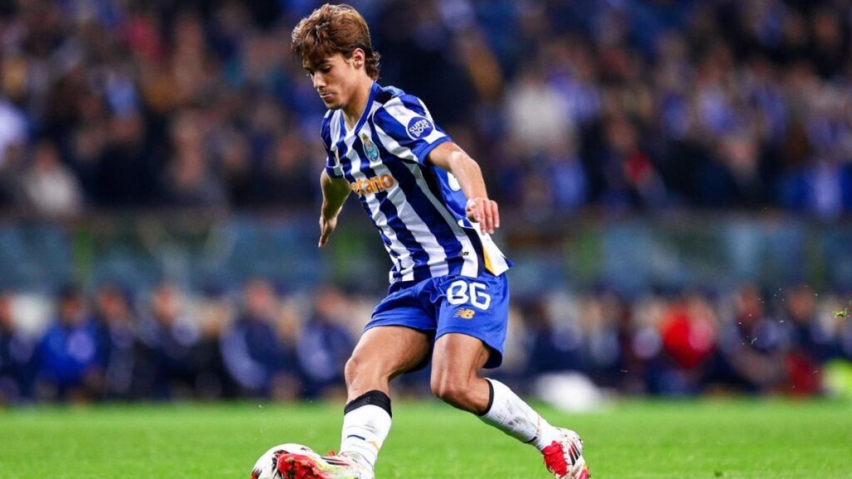 Rodrigo Mora durante un partido con el Oporto