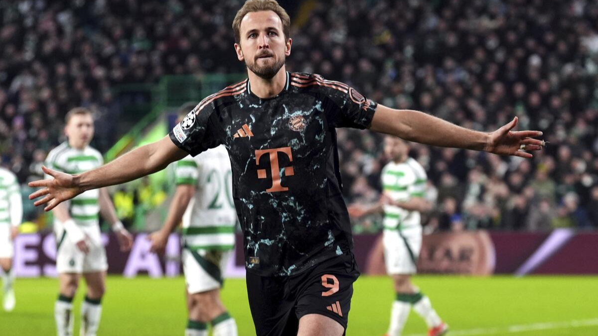 Harry Kane celebrates a goal with Bayern Munich