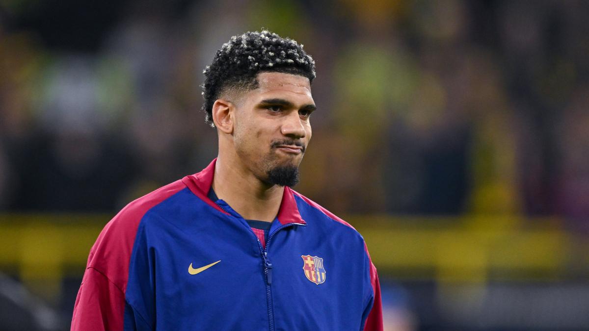 Ronald Araujo durante un partido del Barcelona